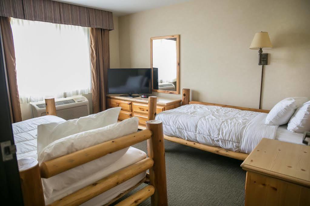 Thumper Pond Resort Ottertail Ngoại thất bức ảnh